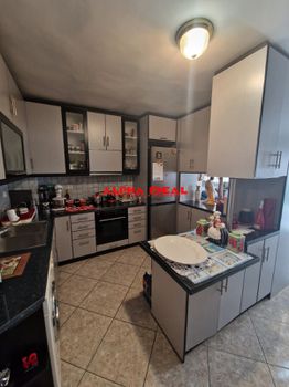 Building 220sqm for sale-Nikaia