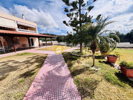 Building 660sqm for sale-Koropi » Center