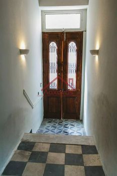 Business bulding 350sqm for rent-Kolonos - Kolokinthous » Akadimia Platonos