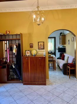 Building 320 sqm for sale