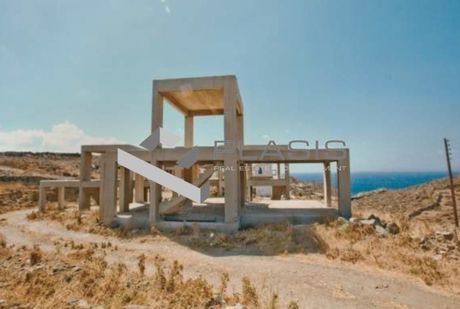 Συγκρότημα διαμερισμάτων 394τ.μ. για πώληση-Τήνος