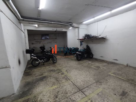 Parking 230τ.μ. για πώληση-Βύρωνας