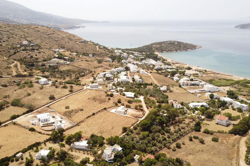 Οικόπεδο 3.300 τ.μ. πρός πώληση, Κυκλάδες, Άνδρος