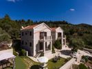 Συγκρότημα διαμερισμάτων 288τ.μ. για πώληση-Ιθάκη