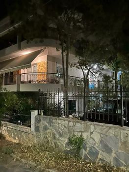 Διαμέρισμα 120τ.μ. για ενοικίαση-Γλυφάδα » Αιξωνή