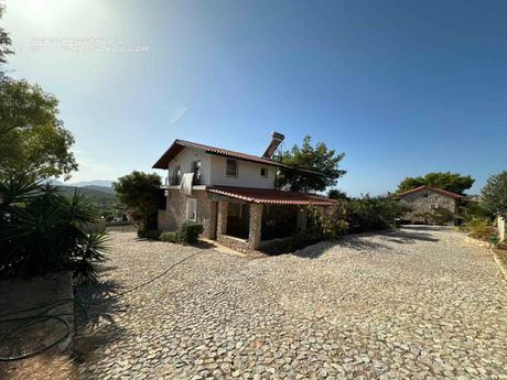 Villa 235 sqm for sale