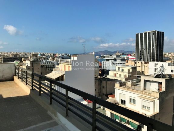 Επιχειρηματικό κτίριο 1.750 τ.μ. για πώληση, Πειραιάς, Πειραιάς - Κέντρο