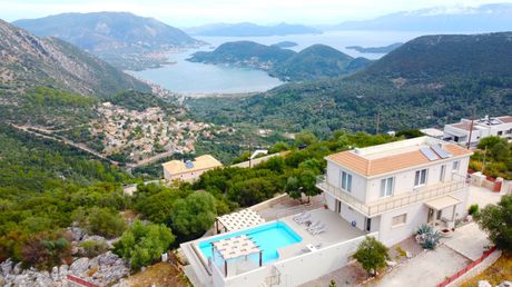 Villa 365sqm for sale-Lefkada » Ellomeno