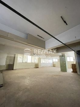 Κατάστημα 660τ.μ. για πώληση-Χαριλάου