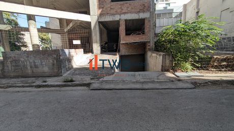Επιχειρηματικό κτίριο 685τ.μ. για πώληση-Λιμάνι