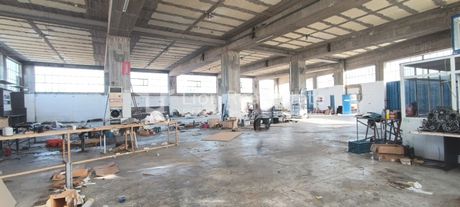 Επιχειρηματικό κτίριο 1.800τ.μ. για ενοικίαση-Καλύβια θορικού » Κέντρο