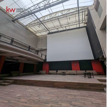 Business bulding 1.500sqm for sale-Historic Center