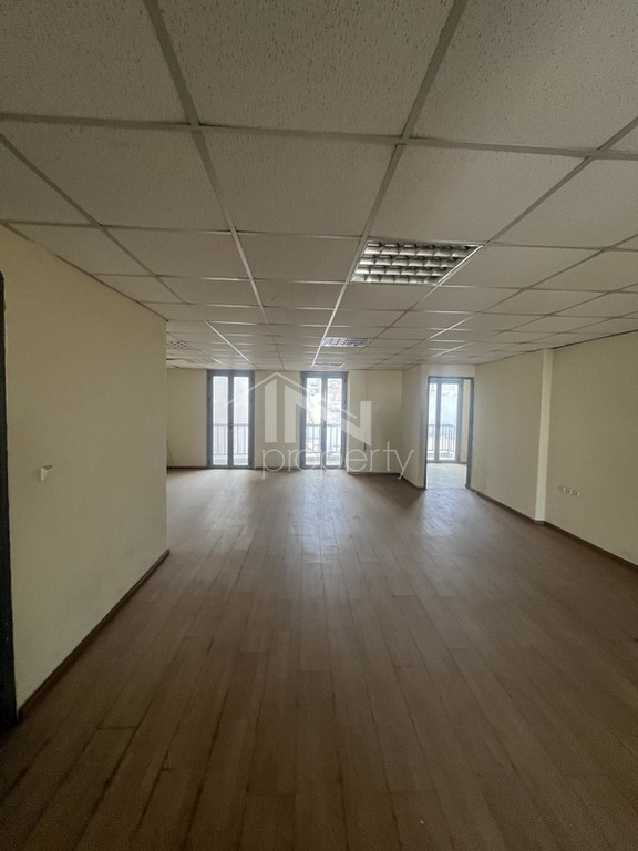 Επιχειρηματικό κτίριο 921 τ.μ. προς πώληση, Γαλάτσι