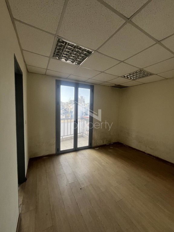 Επιχειρηματικό κτίριο 921 τ.μ. προς πώληση, Γαλάτσι