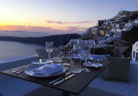 Hotel 1.800sqm for sale-Santorini