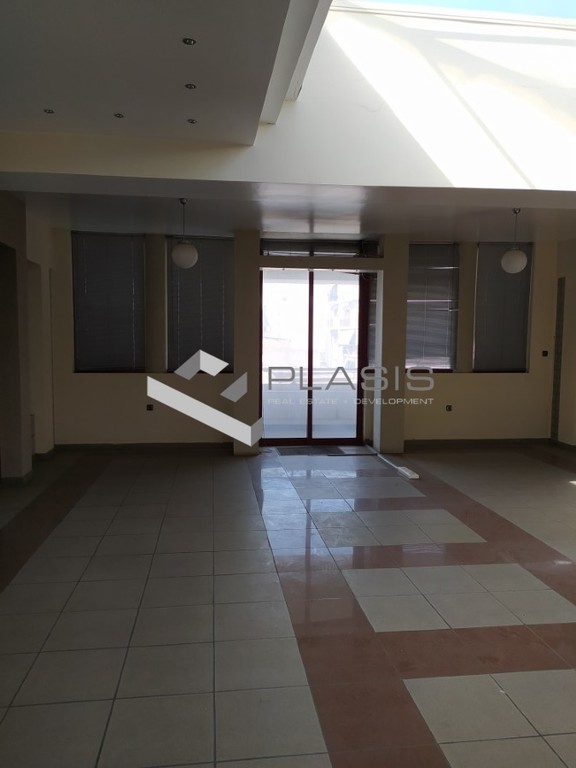Επιχειρηματικό κτίριο 906 τ.μ. πρός πώληση, Πειραιάς, Ταμπούρια