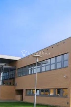 Επιχειρηματικό κτίριο 900 τ.μ. για πώληση, Πειραιάς, Καμίνια