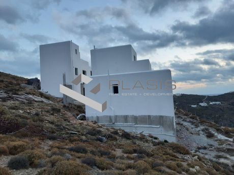 Συγκρότημα διαμερισμάτων 300τ.μ. για πώληση-Άνδρος