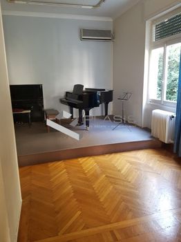 Γραφείο 500τ.μ. για ενοικίαση-Εξάρχεια - νεάπολη