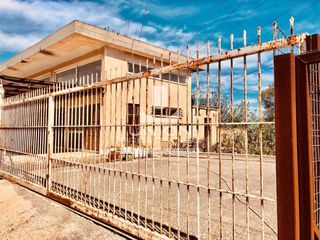 Επιχειρηματικό κτίριο 700 τ.μ. για πώληση