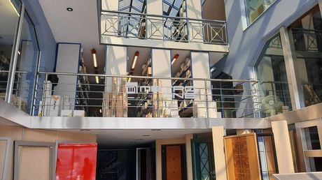 Business bulding 870sqm for rent-Gerakas » Center