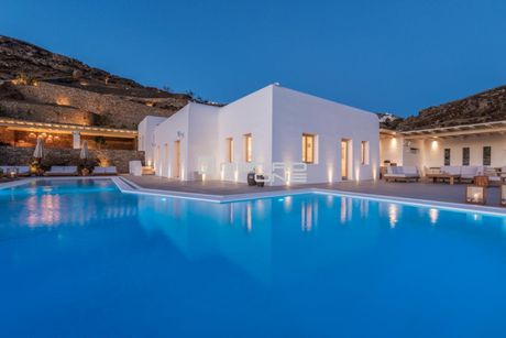 Villa 520sqm for sale-Mykonos » Main Town - Chora