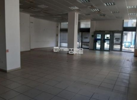 Business bulding 600sqm for sale-Spata » Center