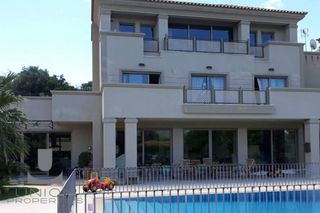 Μεζονέτα 340 τ.μ. για ενοικίαση