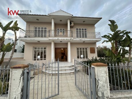 Villa 338sqm for sale-Larnaca (Center)