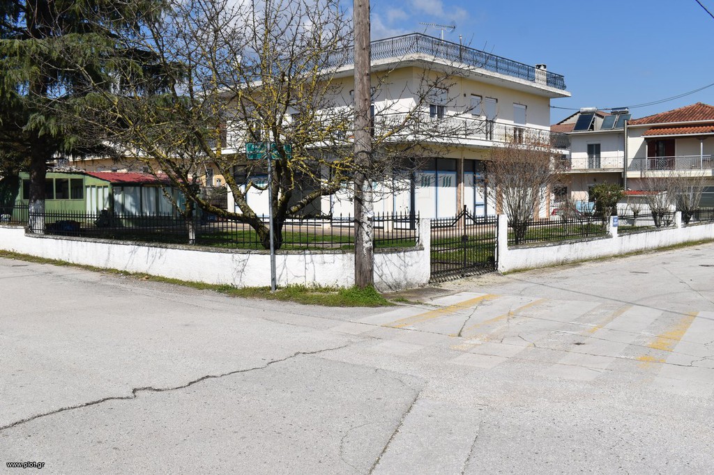 Γραφείο 145 τ.μ. πρός ενοικίαση, Ν. Ιωαννίνων, Μπιζάνιο