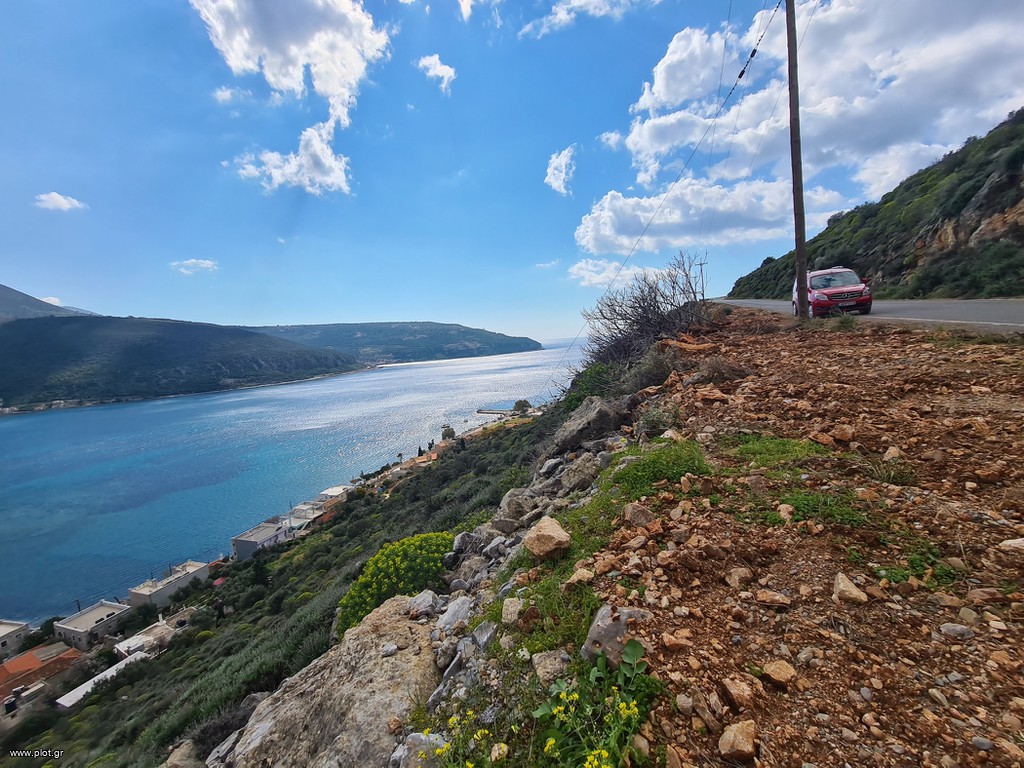 Αγροτεμάχια 4.082 τ.μ. προς πώληση, Καραβοστάσι Οιτύλου