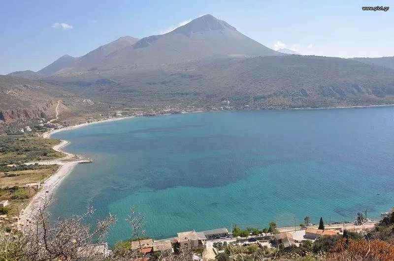 Αγροτεμάχια 4.082 τ.μ. προς πώληση, Καραβοστάσι Οιτύλου