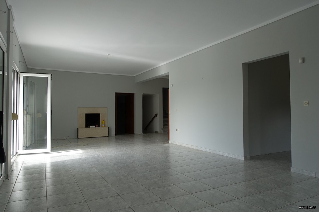 Μονοκατοικία 389 τ.μ. πρός ενοικίαση, Θεσσαλονίκη - Περιφ/Κοί Δήμοι, Ωραιόκαστρο