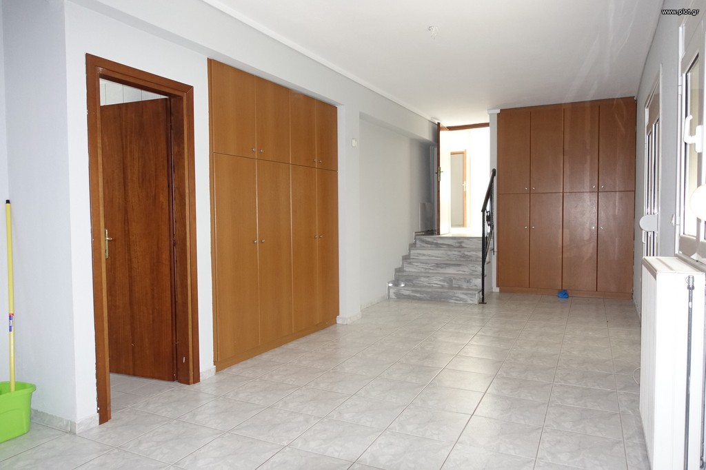 Μονοκατοικία 389 τ.μ. πρός ενοικίαση, Θεσσαλονίκη - Περιφ/Κοί Δήμοι, Ωραιόκαστρο