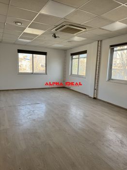 Business bulding 1.130sqm for rent-Moschato
