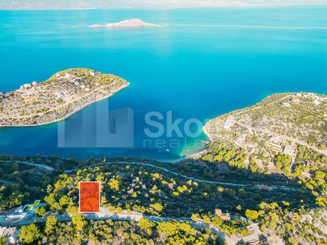 Land plot 1.027,72 sqm for sale