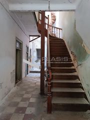 Επιχειρηματικό κτίριο 215 τ.μ. για πώληση