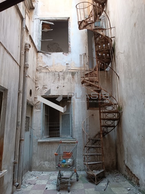 Επιχειρηματικό κτίριο 215 τ.μ. πρός πώληση, Πειραιάς, Λιμάνι