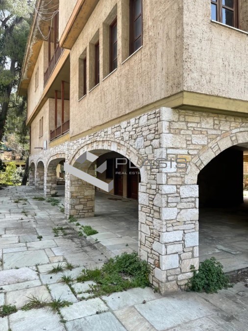Οικόπεδο 1.300 τ.μ. πρός πώληση, Αθήνα - Βόρεια Προάστια, Εκάλη