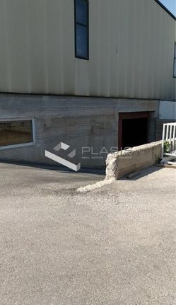 Επιχειρηματικό κτίριο 2.750 τ.μ. για πώληση, Αθήνα - Ανατολικά Προάστια, Κορωπί