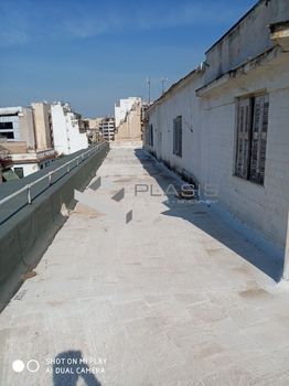 Επιχειρηματικό κτίριο 2.500τ.μ. για πώληση-Κέντρο