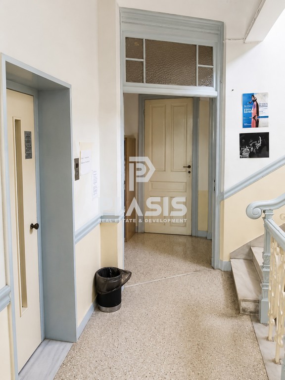 Επιχειρηματικό κτίριο 2.580 τ.μ. πρός πώληση, Αθήνα - Κέντρο, Κέντρο