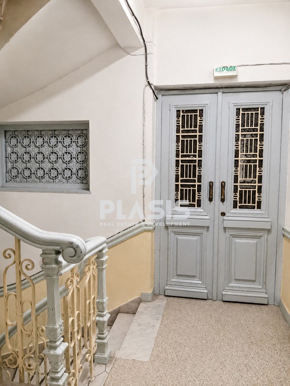 Επιχειρηματικό κτίριο 2.580 τ.μ. πρός πώληση, Αθήνα - Κέντρο, Κέντρο