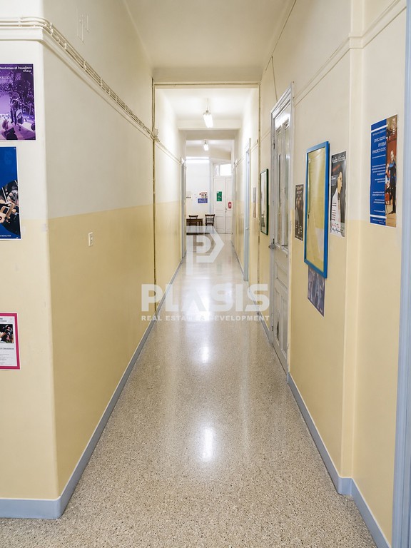 Επιχειρηματικό κτίριο 2.580 τ.μ. πρός πώληση, Αθήνα - Κέντρο, Κέντρο