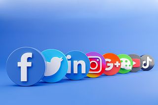 Είσαι άνθρωπος που σου αρέσουν τα Social Media;