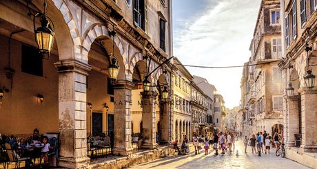Ξενοδοχείο 2.000τ.μ. για πώληση-Κέρκυρα