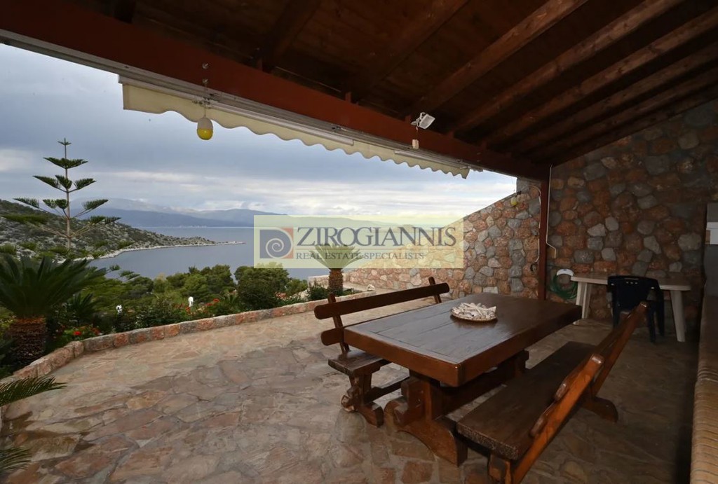 Βίλλα 190 τ.μ. πρός πώληση, Κορινθία, Σολύγεια