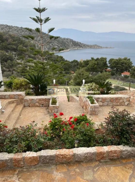 Βίλλα 190 τ.μ. πρός πώληση, Κορινθία, Σολύγεια