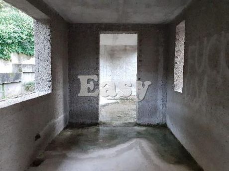Μεζονέτα 1.000 τ.μ. για πώληση