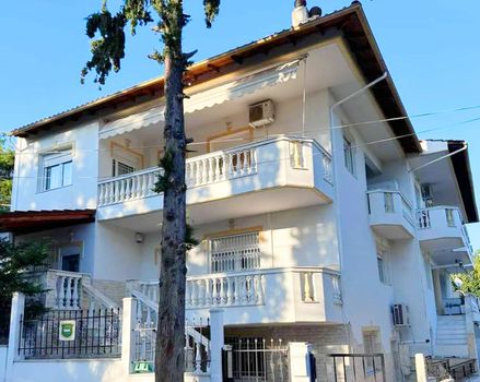 Maisonette 227sqm for sale-Oreokastro » Center
